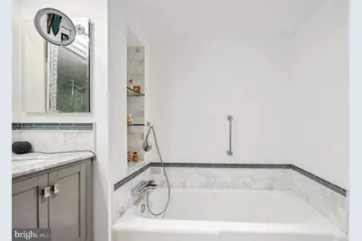 700 New Hampshire Avenue NW #116, Washington, DC 20037 - Photo 29