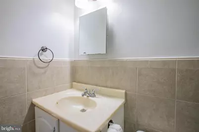 2400 41st Street NW #103, Washington, DC 20007 - Photo 21