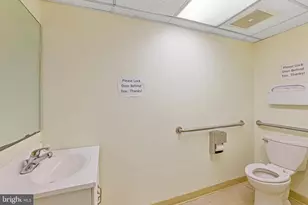 801 Pennsylvania Ave. SE, Washington, DC 20003 - Photo 25