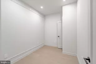 2121 Ward Pl NW, Washington, DC 20037 - Photo 9