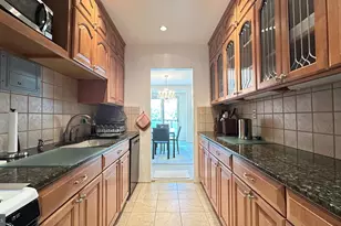 4201 Cathedral Ave NW, Washington, DC 20016 - Photo 15