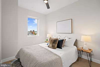 733 8th Street SE #301, Washington, DC 20003 - Photo 7