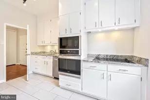 4101 Cathedral Ave NW, Washington, DC 20016 - Photo 21