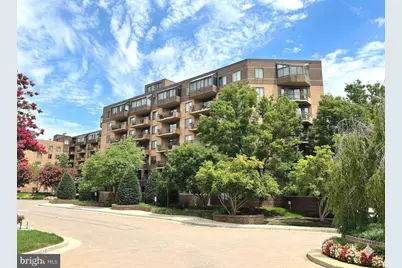 2111 Wisconsin Avenue NW #420, Washington, DC 20007 - Photo 1