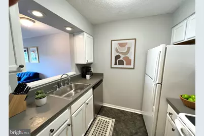 2111 Wisconsin Avenue NW #420, Washington, DC 20007 - Photo 7