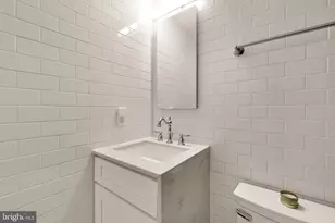 811 East Capitol St SE, Washington, DC 20003 - Photo 39