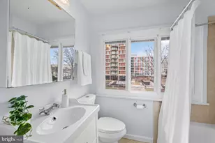 320 G St SW, Washington, DC 20024 - Photo 9