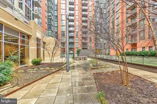 1025 1st St SE, Washington, DC 20003 - Photo 41