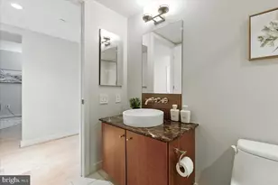 1025 1st St SE, Washington, DC 20003 - Photo 21