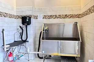 1025 1st St SE, Washington, DC 20003 - Photo 31