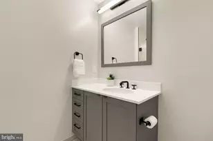 1311 D St SE, Washington, DC 20003 - Photo 33