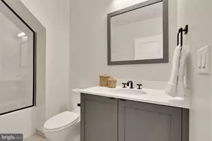 1311 D St SE, Washington, DC 20003 - Photo 45