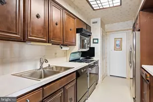 700 New Hampshire Ave NW, Washington, DC 20037 - Photo 9