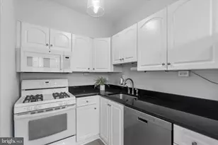 3028 Wisconsin Ave NW, Washington, DC 20016 - Photo 9