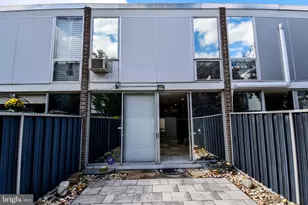 354 N St SW, Washington, DC 20024 - Photo 17