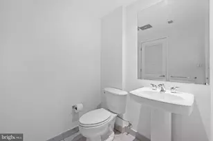 912 F St NW, Washington, DC 20004 - Photo 27