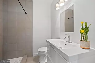 2228 40th St NW, Washington, DC 20007 - Photo 17