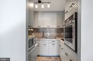 560 N St SW, Washington, DC 20024 - Photo 9