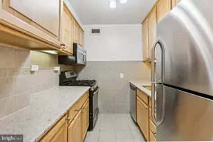 2475 Virginia Ave NW, Washington, DC 20037 - Photo 15