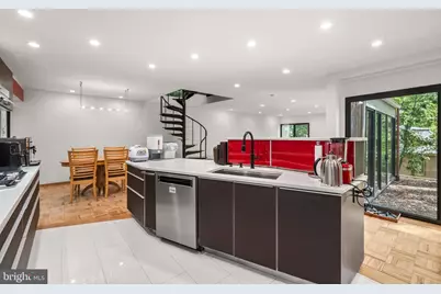 2855 Davenport Street NW, Washington, DC 20008 - Photo 7