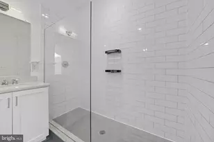 901 D St NE, Washington, DC 20002 - Photo 25