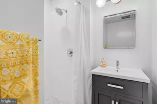 213 9th St SE, Washington, DC 20003 - Photo 51