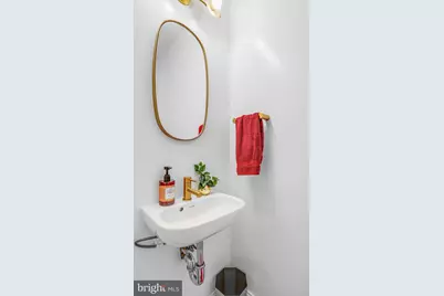 213 9th Street SE, Washington, DC 20003 - Photo 11