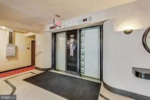 1 Scott Cir NW, Washington, DC 20036 - Photo 29