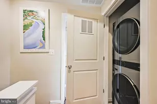 311 I St SE, Washington, DC 20003 - Photo 17