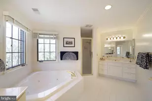 5119 Warren Pl NW, Washington, DC 20016 - Photo 21