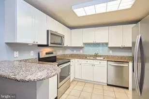 777 7th St NW, Washington, DC 20001 - Photo 17