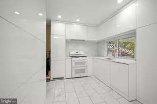 1906 37th St NW, Washington, DC 20007 - Photo 9