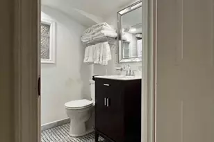 811 Massachusetts Ave NE, Washington, DC 20002 - Photo 47