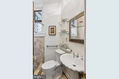 811 Massachusetts Avenue NE, Washington, DC 20002 - Photo 17
