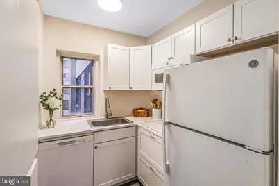 3901 Cathedral Avenue NW #201, Washington, DC 20016 - Photo 13