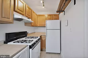 1820 Clydesdale Pl NW, Washington, DC 20009 - Photo 11