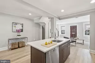 1725 34th St NW, Washington, DC 20007 - Photo 9