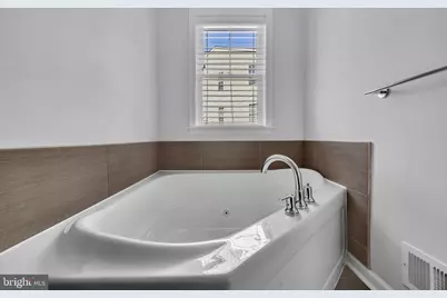 437 Woodcrest Drive SE, Washington, DC 20032 - Photo 13
