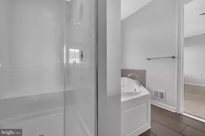 437 Woodcrest Drive SE, Washington, DC 20032 - Photo 29