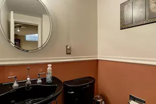 825 F St NE, Washington, DC 20002 - Photo 23