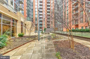 1025 1st St SE, Washington, DC 20003 - Photo 35