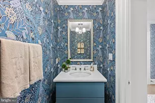 3723 Reservoir Rd NW, Washington, DC 20007 - Photo 7