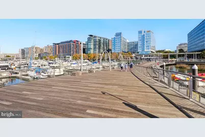 623 I Street SW, Washington, DC 20024 - Photo 33