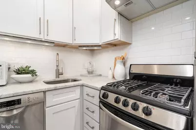 1300 Massachusetts Avenue NW #302, Washington, DC 20005 - Photo 25