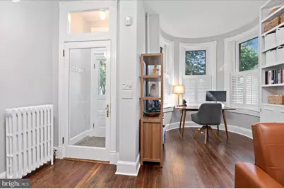 10 8th Street SE, Washington, DC 20003 - Photo 3