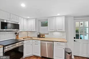 10 8th St SE, Washington, DC 20003 - Photo 17