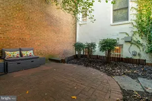 10 8th St SE, Washington, DC 20003 - Photo 23