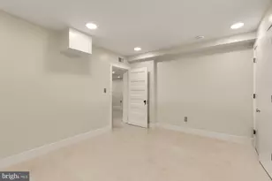 2137 R St NW, Washington, DC 20008 - Photo 41