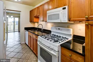 4201 Cathedral Ave NW, Washington, DC 20016 - Photo 25