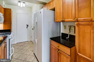 4201 Cathedral Ave NW, Washington, DC 20016 - Photo 23